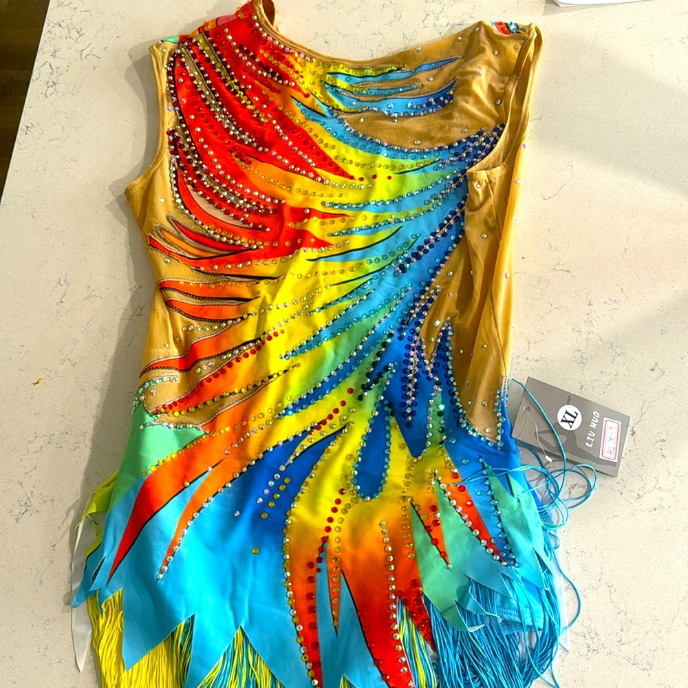 Dance and gymnastics leotard with fringe